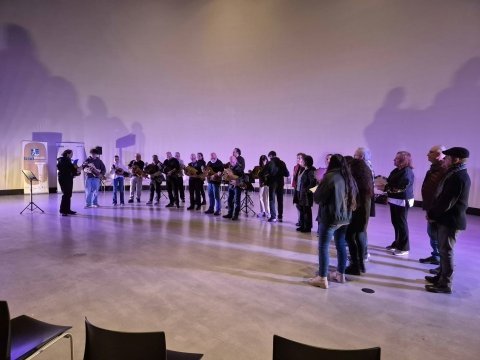 Ensaio previo de parte do alumnado da Tradescola nas instalacións do MIHL