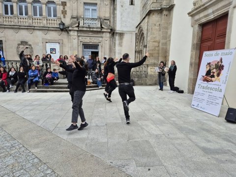 A Tradescola celebra as Letras Galegas co ciclo Sons de Maio para Begoña Caamaño