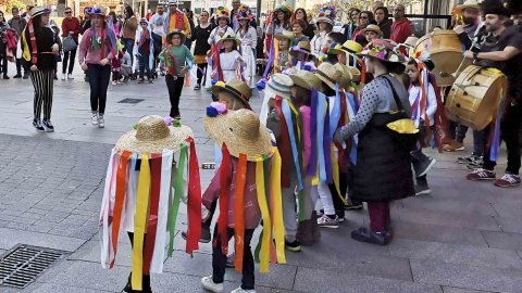 A Tradescola leva o Entroido Tradicional ás familias dos centros educativos de primaria de Lugo
